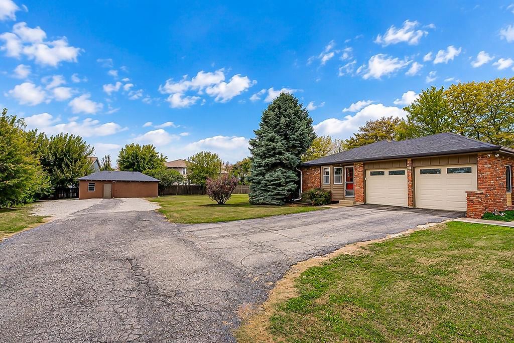 Concrete driveway at 25025 W 143rd Street, Olathe, KS 66061