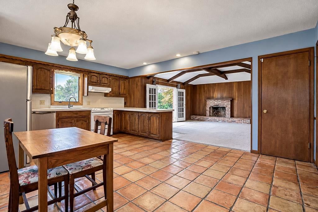 Photo 12 of 40 - 25025 W 143rd Street, Olathe, KS 66061