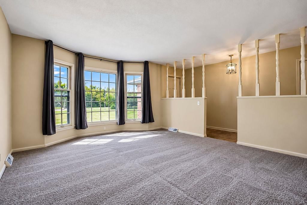 Built-ins at 25025 W 143rd Street, Olathe, KS 66061