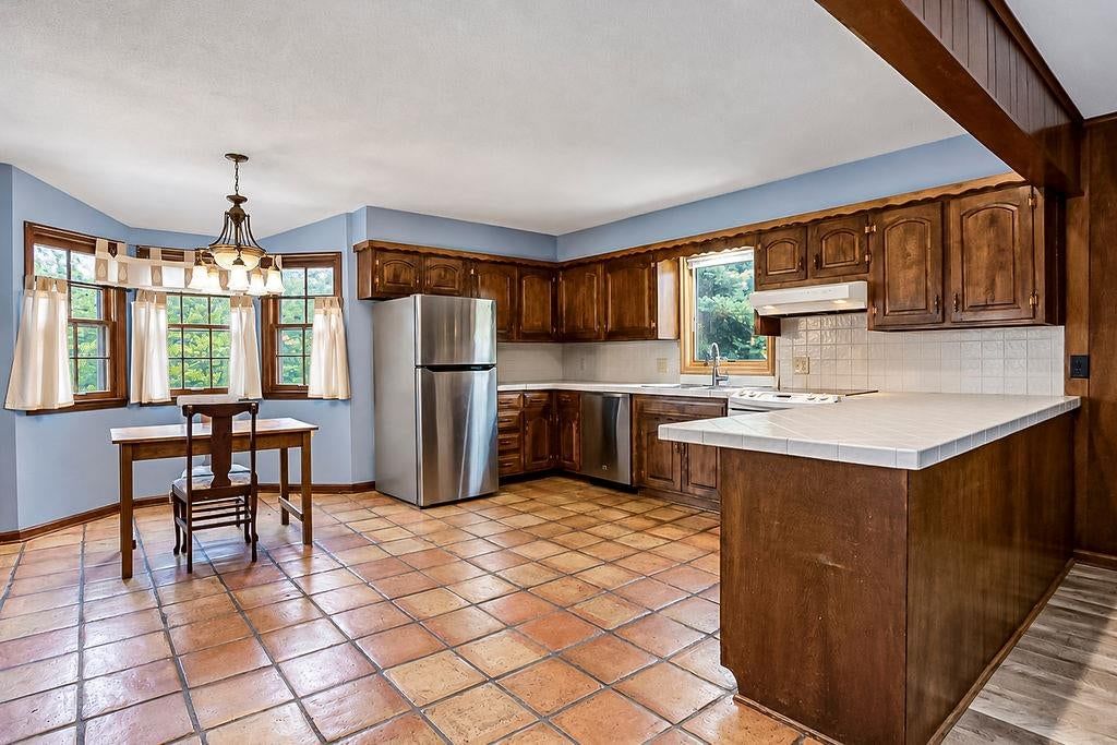 Photo 13 of 40 - 25025 W 143rd Street, Olathe, KS 66061