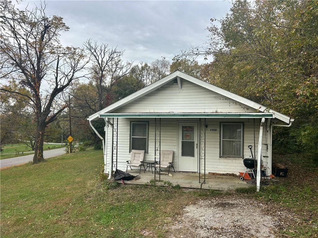 6900 NE 55th Street, Kansas City, MO: listing photo 2