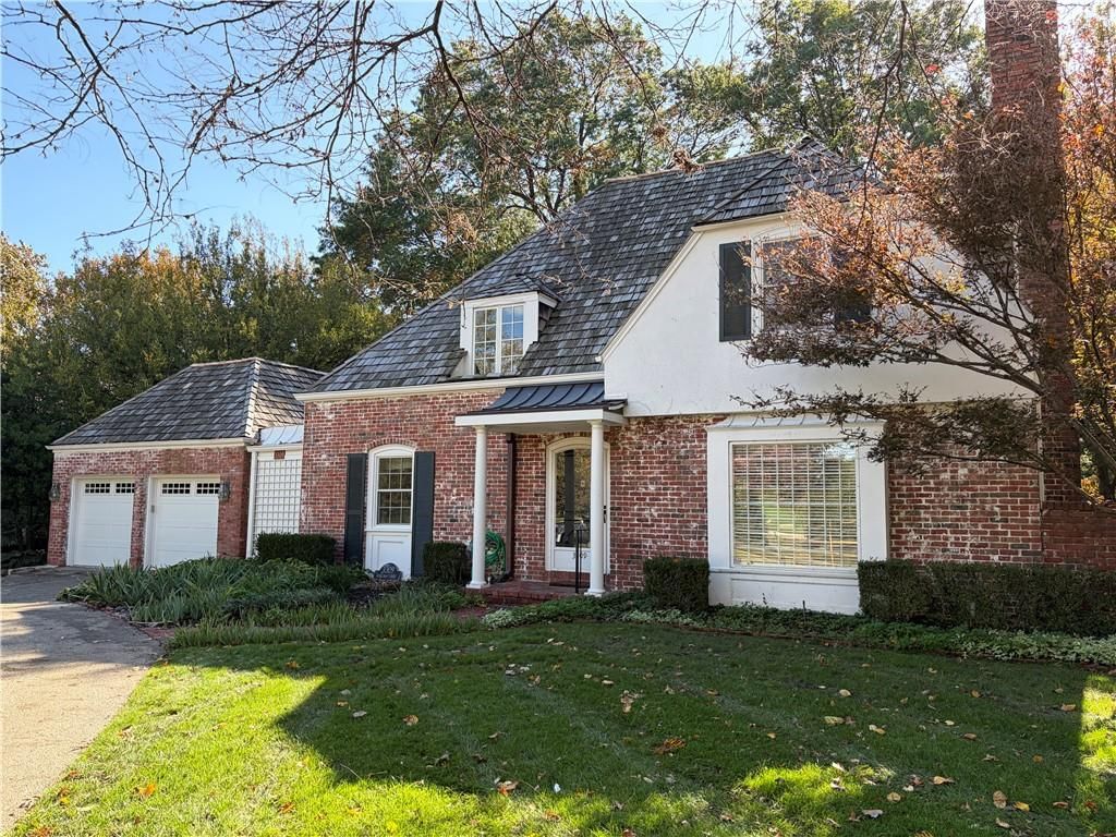 Photo 4 of 8 - 3309 W 63rd Street, Mission Hills, KS 66208