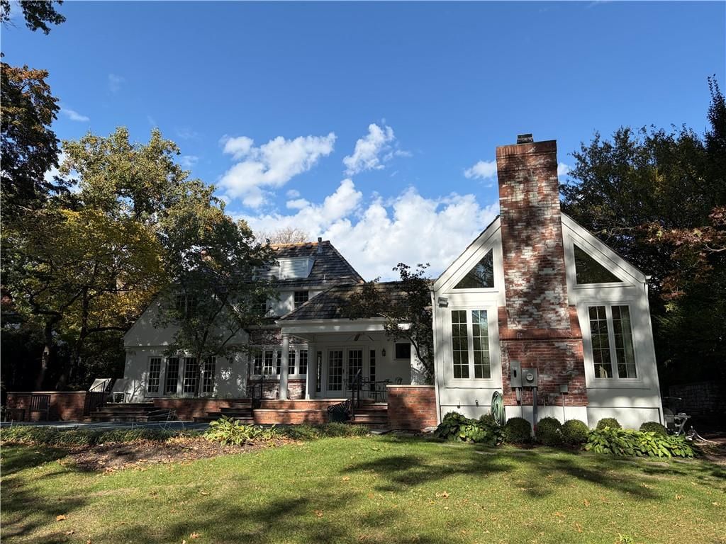 Photo 6 of 8 - 3309 W 63rd Street, Mission Hills, KS 66208