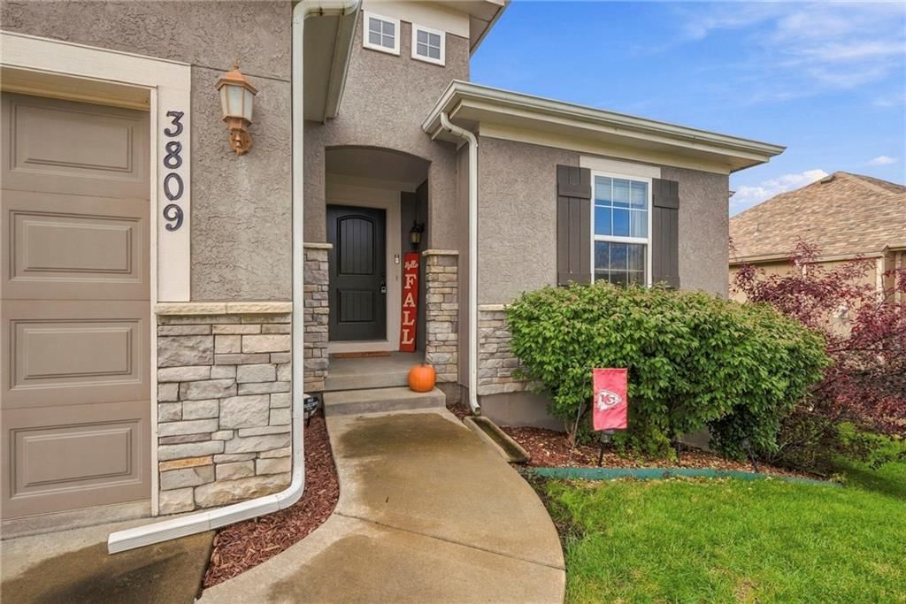 3809 NW Old Stagecoach Road, Kansas City, MO: listing photo 3