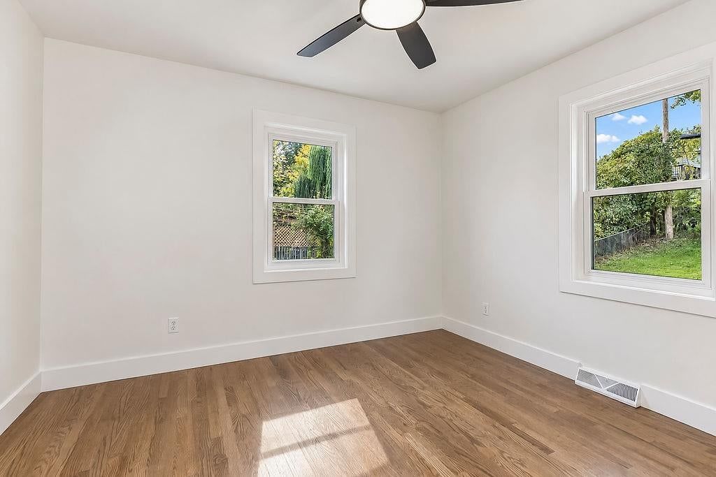Photo 14 of 35 - 3438 N Brighton Avenue, Kansas City, MO 64117