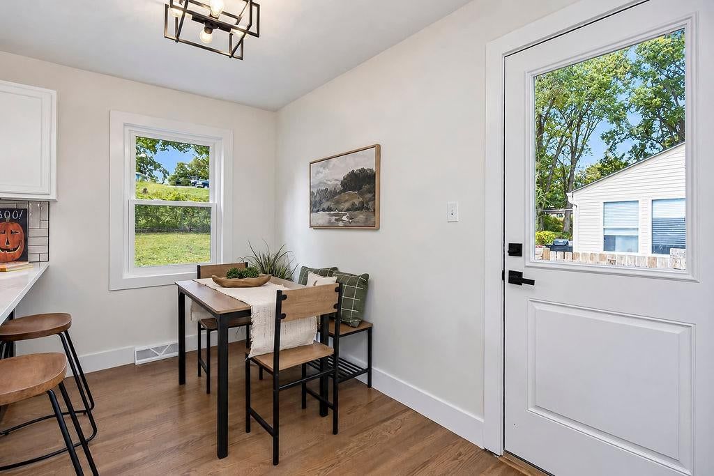 Photo 7 of 35 - 3438 N Brighton Avenue, Kansas City, MO 64117
