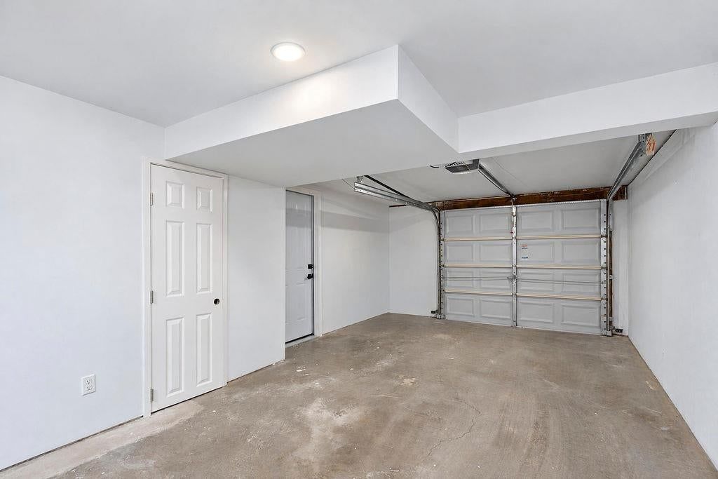 Photo 23 of 35 - 3438 N Brighton Avenue, Kansas City, MO 64117