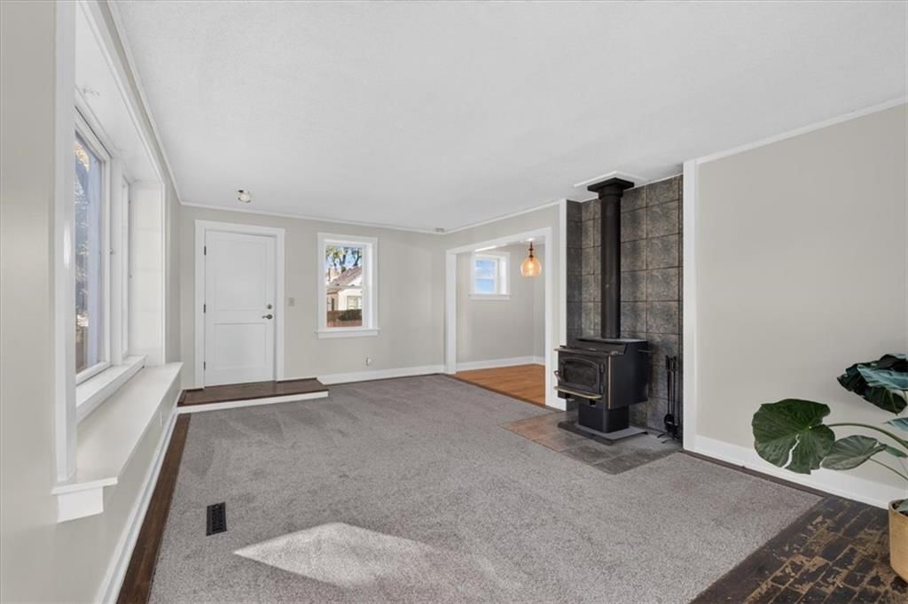 Photo 22 of 42 - 8016 Robinson Street, Overland Park, KS 66204