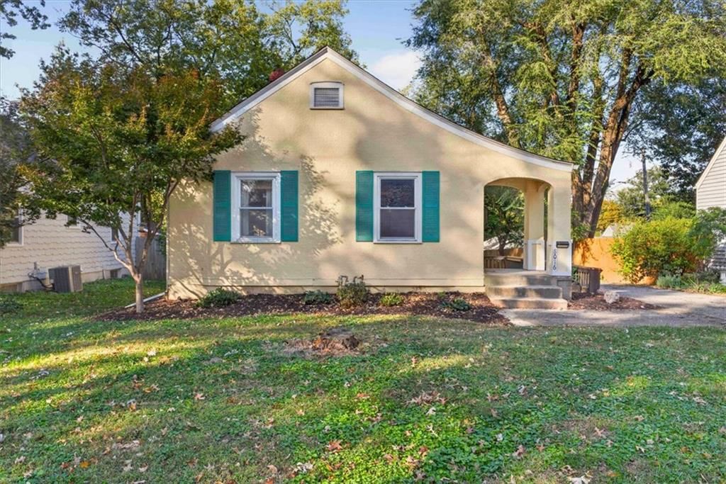 8016 Robinson Street, Overland Park, KS