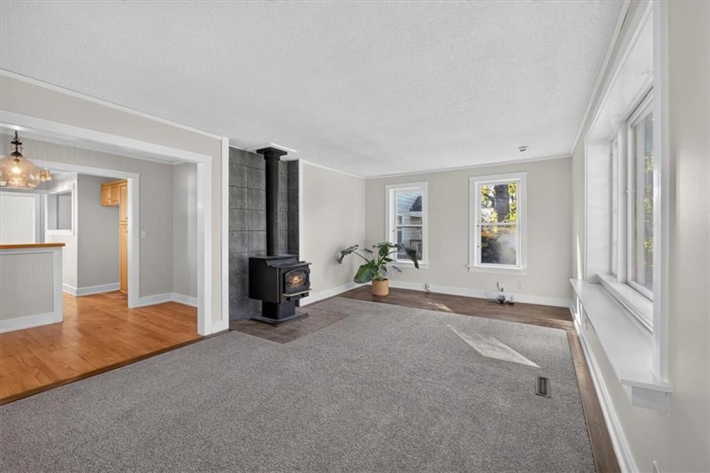 Photo 19 of 42 - 8016 Robinson Street, Overland Park, KS 66204