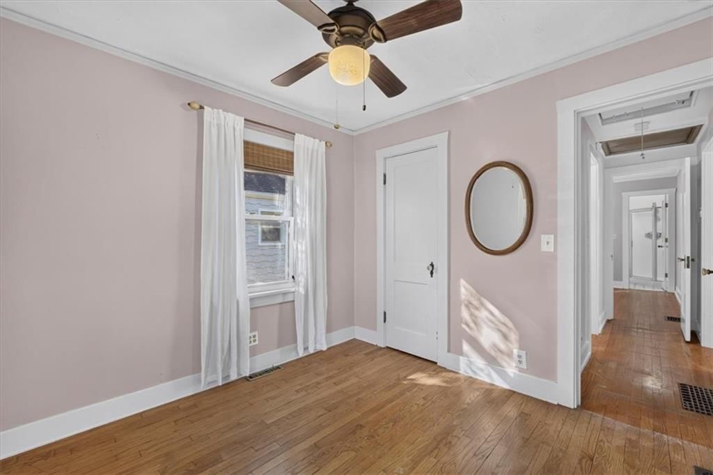 Photo 26 of 42 - 8016 Robinson Street, Overland Park, KS 66204