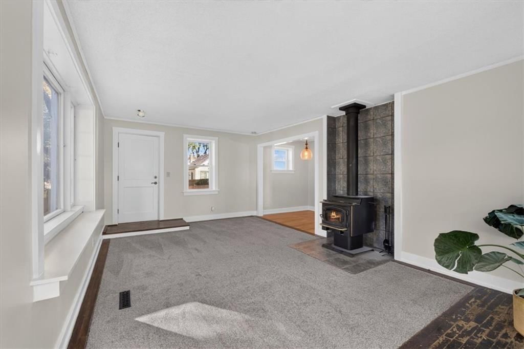 Photo 23 of 42 - 8016 Robinson Street, Overland Park, KS 66204