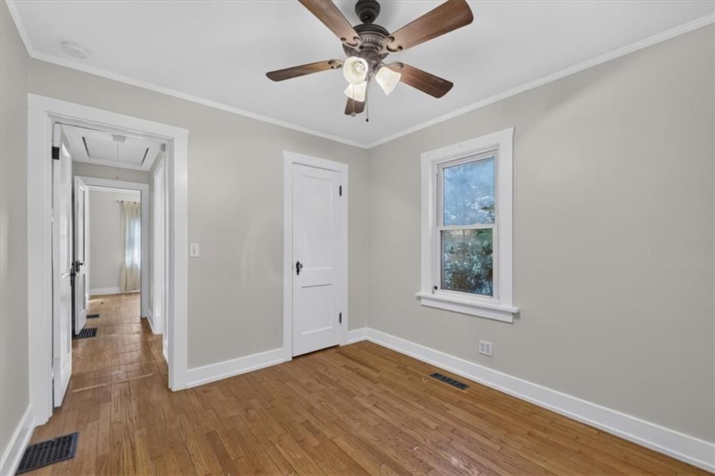 Photo 29 of 42 - 8016 Robinson Street, Overland Park, KS 66204