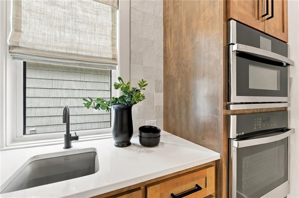 Double oven and high end appliances at 4905 W 71st Street, Prairie Village, KS 66208
