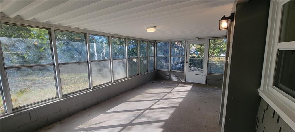 Covered patio at 711 W Jones Street, Independence, MO 64050