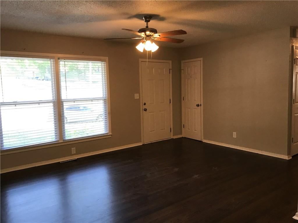 11314 E Thompson Street, Independence, MO: listing photo 3