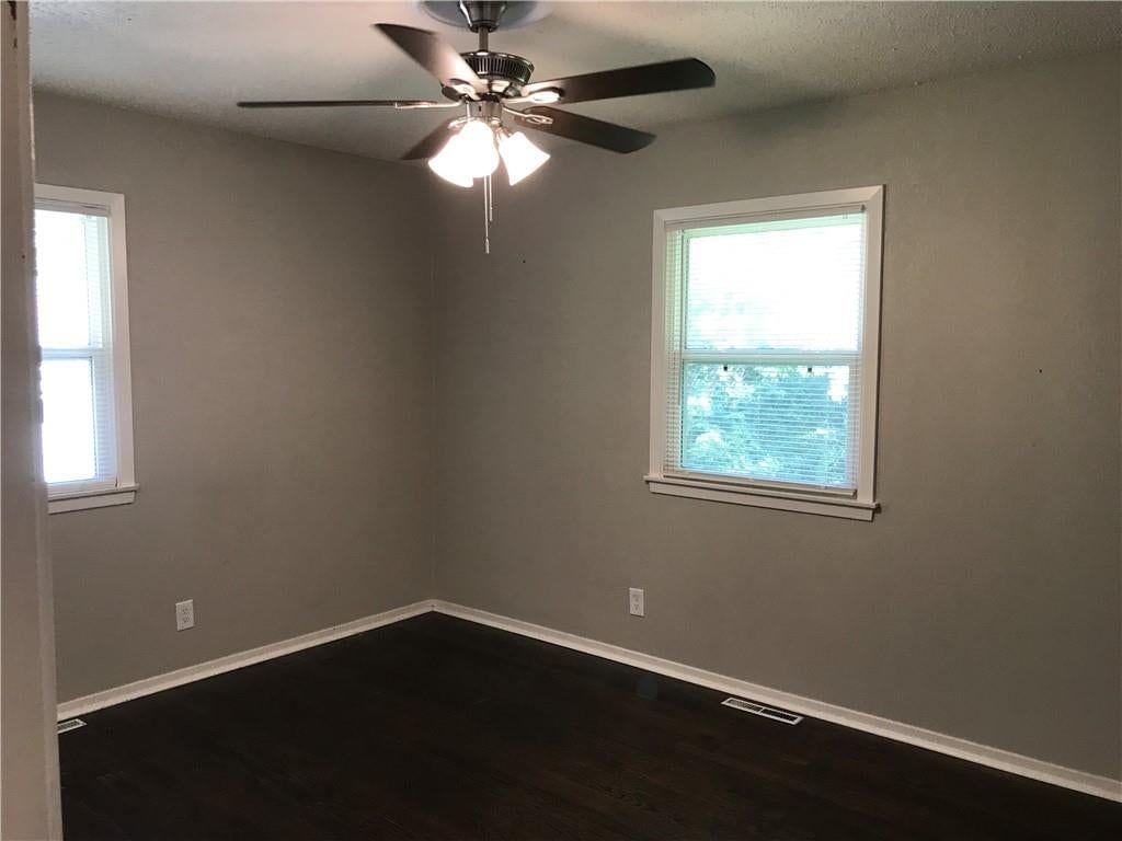 Photo 15 of 25 - 11314 E Thompson Street, Independence, MO 64054