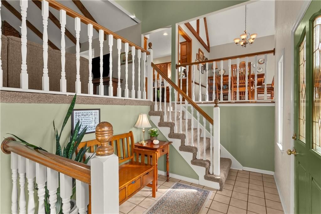 205 SE Saratoga Drive, Blue Springs, MO: listing photo 3