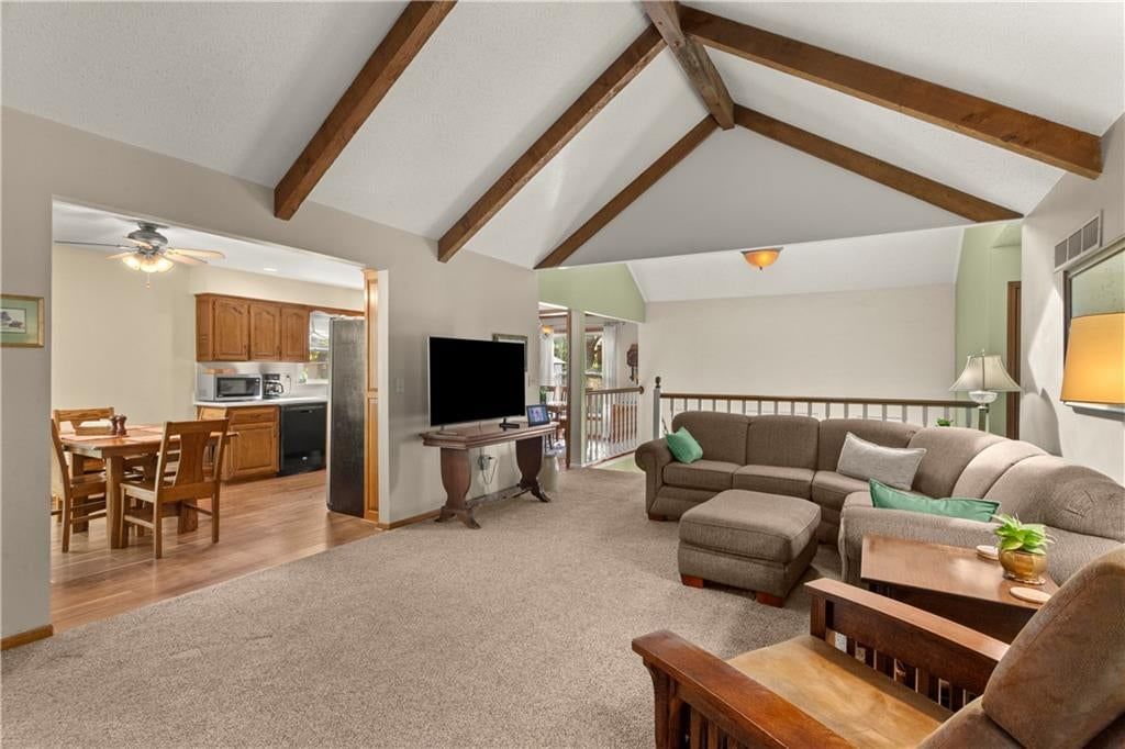 Tall ceilings at 205 SE Saratoga Drive, Blue Springs, MO 64014