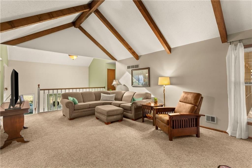 Photo 7 of 31 - 205 SE Saratoga Drive, Blue Springs, MO 64014