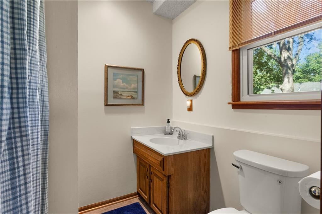 Photo 25 of 31 - 205 SE Saratoga Drive, Blue Springs, MO 64014