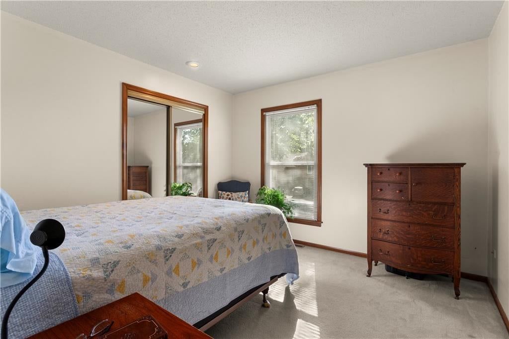 Photo 20 of 31 - 205 SE Saratoga Drive, Blue Springs, MO 64014