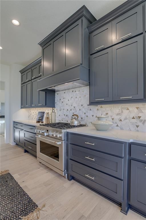 Photo 15 of 53 - 3916 W 158th Street, Overland Park, KS 66224