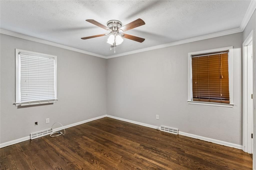 Photo 17 of 53 - 559 E Prairie Street, Olathe, KS 66061