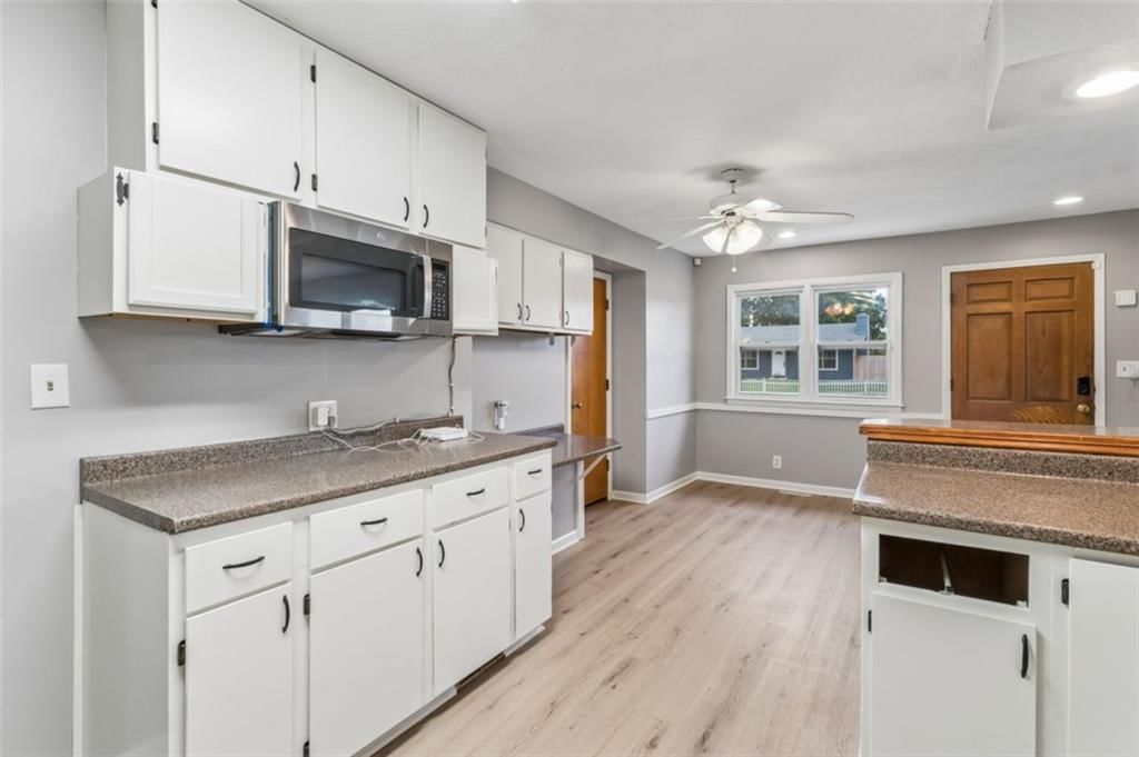 Photo 15 of 53 - 559 E Prairie Street, Olathe, KS 66061