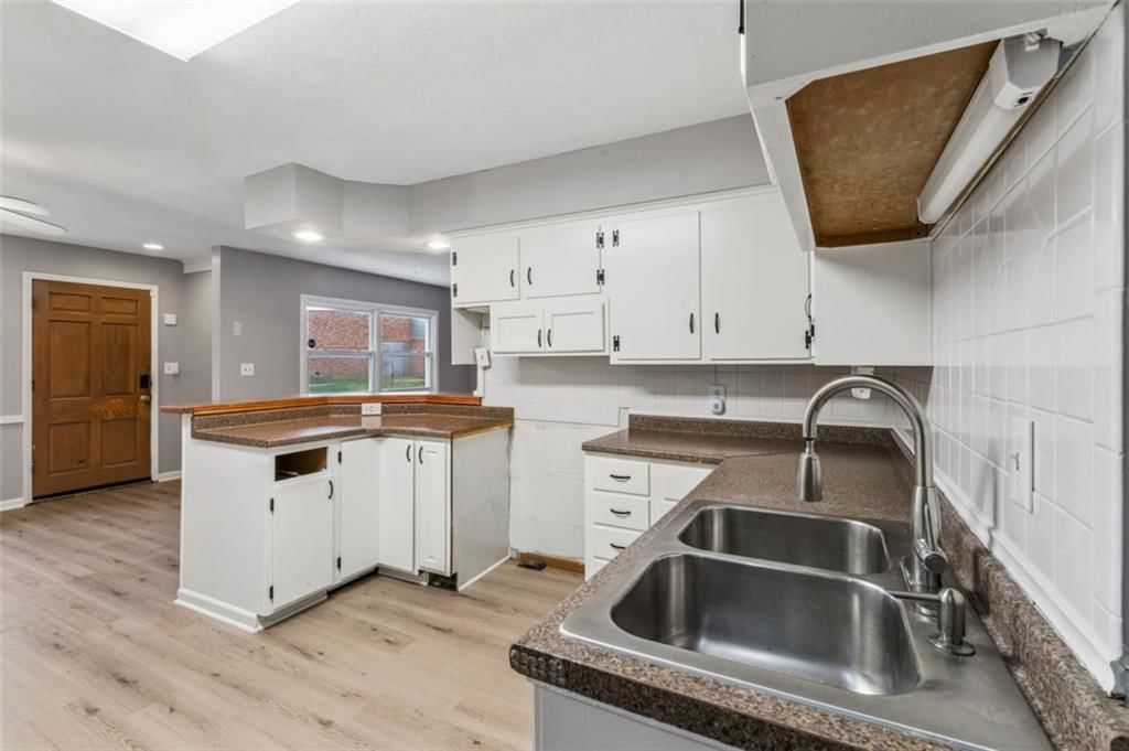 Photo 14 of 53 - 559 E Prairie Street, Olathe, KS 66061