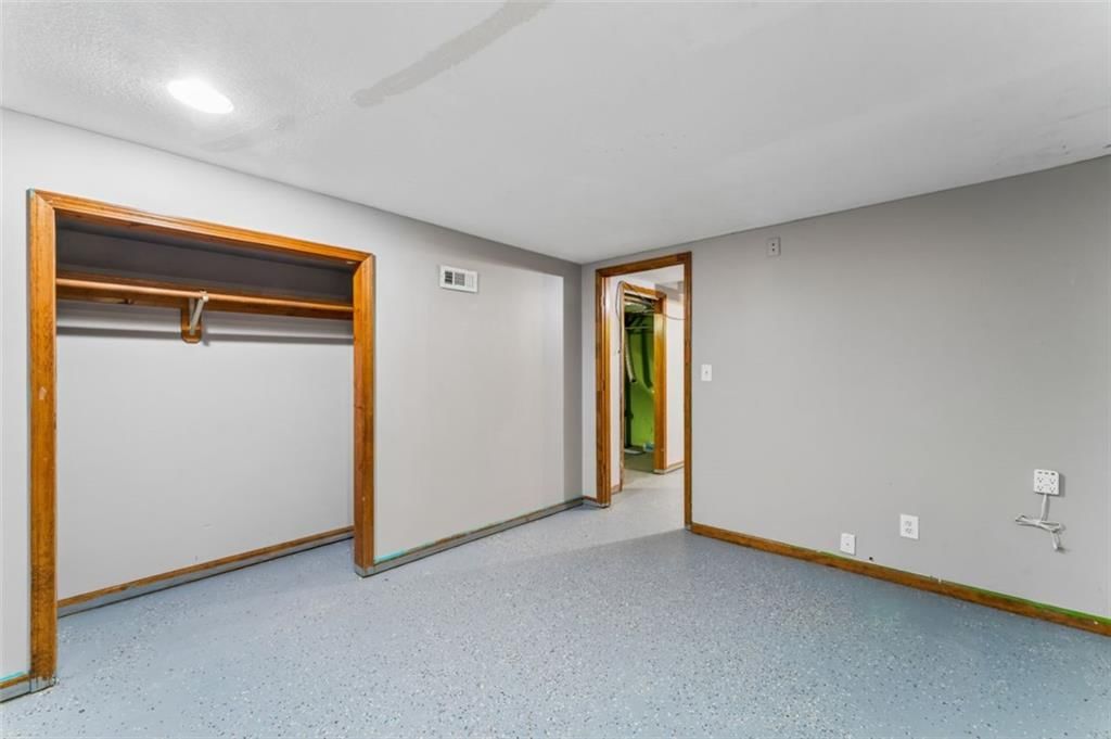 Carpet at 559 E Prairie Street, Olathe, KS 66061