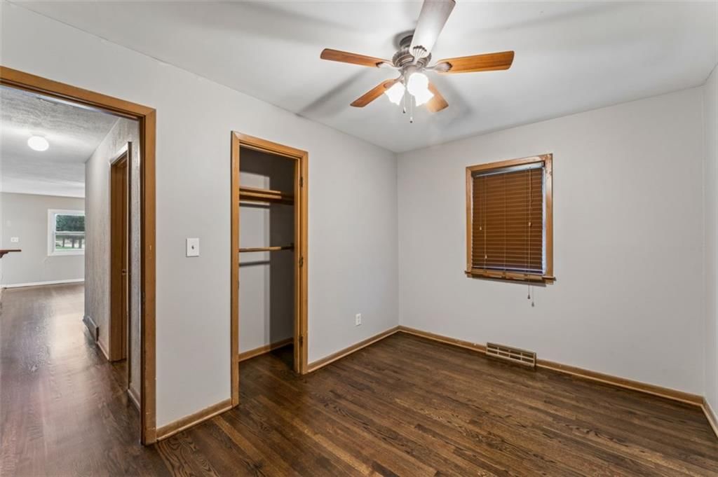 Photo 24 of 53 - 559 E Prairie Street, Olathe, KS 66061