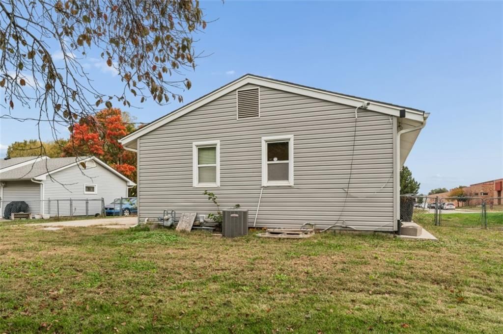Photo 50 of 53 - 559 E Prairie Street, Olathe, KS 66061