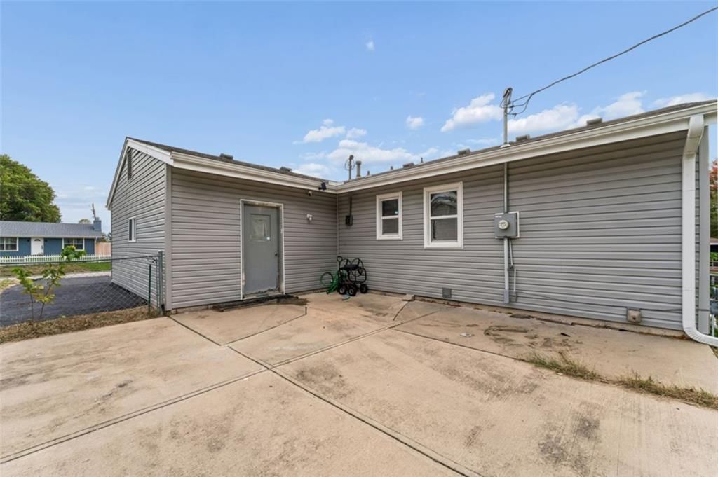 Concrete patio at 559 E Prairie Street, Olathe, KS 66061