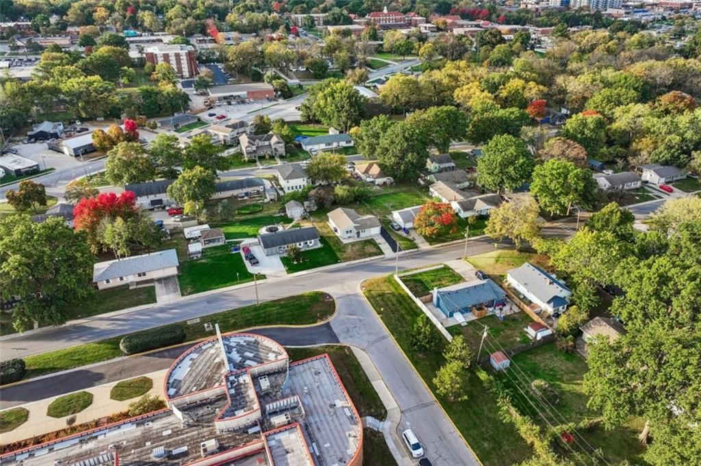 Photo 43 of 53 - 559 E Prairie Street, Olathe, KS 66061