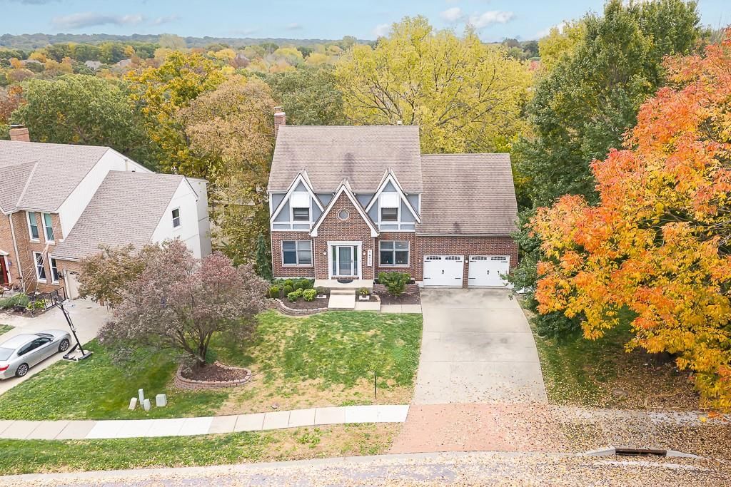 14935 W 76th Street, Shawnee, KS: listing photo 3