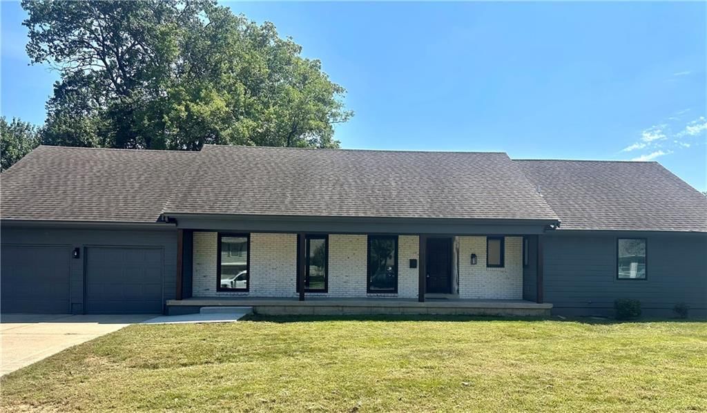 6901 W 101st Street, Overland Park, KS