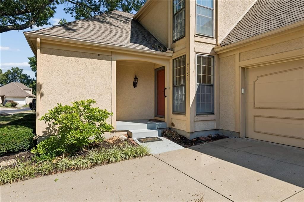 9151 W 102nd Terrace, Overland Park, KS