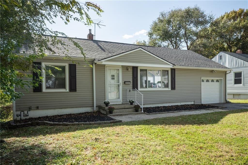 10001 E 34th Street, Independence, MO: listing photo 3