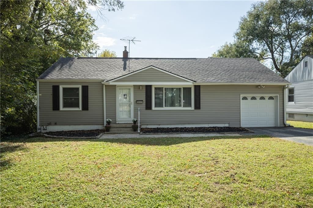 10001 E 34th Street, Independence, MO