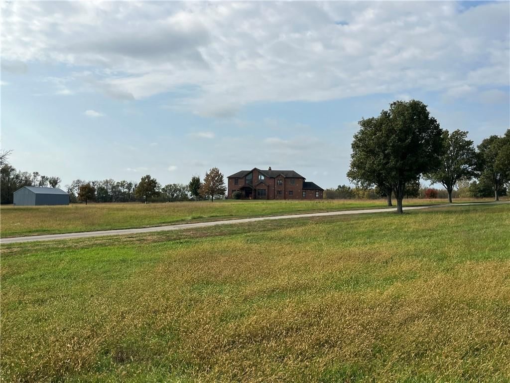22710 Sunflower Road, Edgerton, KS: listing photo 3