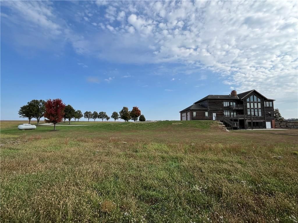 Big backyard at 22710 Sunflower Road, Edgerton, KS 66021