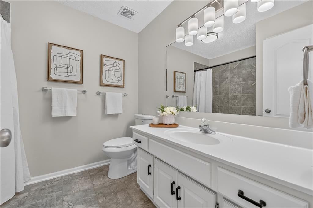 Photo 53 of 71 - 6529 NW Hidden Valley Road, Kansas City, MO 64152