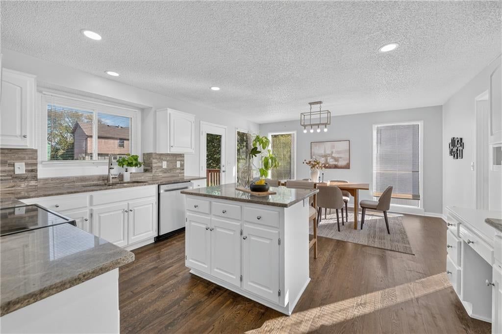Photo 32 of 71 - 6529 NW Hidden Valley Road, Kansas City, MO 64152