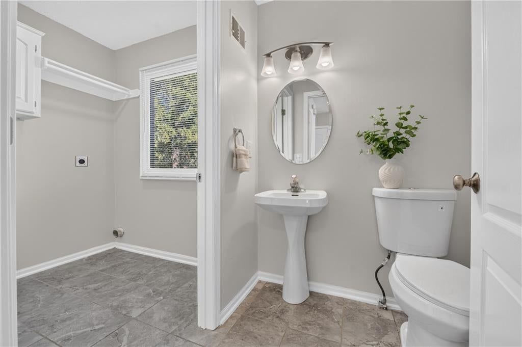 Photo 40 of 71 - 6529 NW Hidden Valley Road, Kansas City, MO 64152