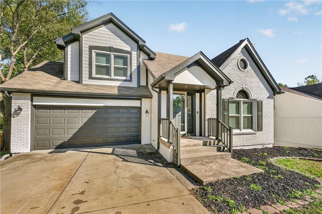 Photo 12 of 71 - 6529 NW Hidden Valley Road, Kansas City, MO 64152