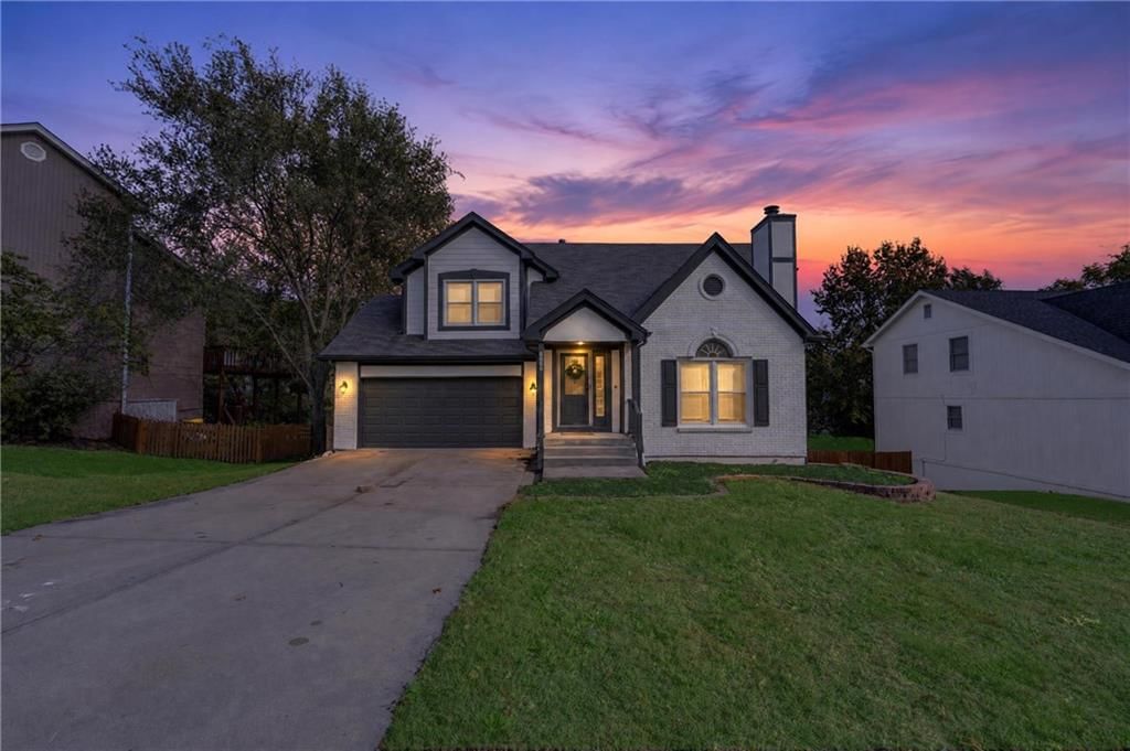 6529 NW Hidden Valley Road, Kansas City, MO