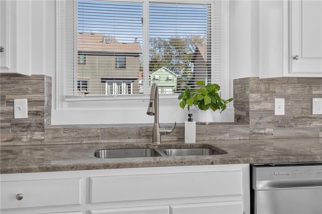 Photo 34 of 71 - 6529 NW Hidden Valley Road, Kansas City, MO 64152