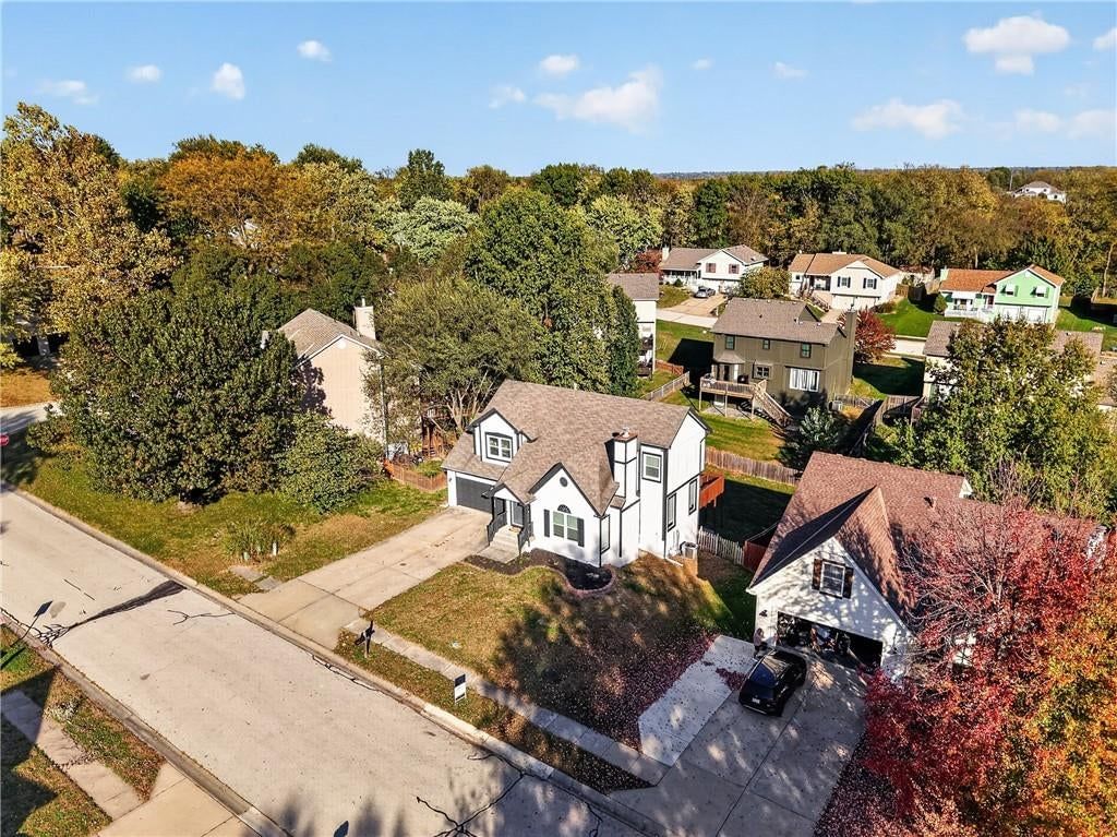 6529 NW Hidden Valley Road, Kansas City, MO: listing photo 3