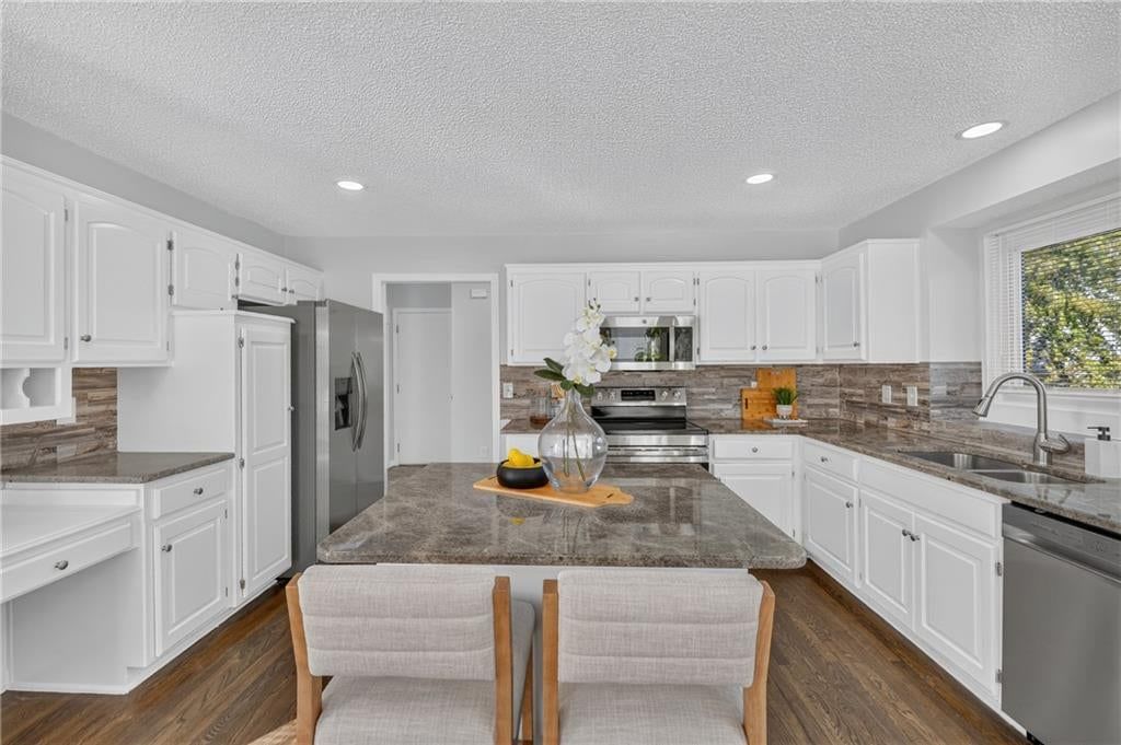 Photo 30 of 71 - 6529 NW Hidden Valley Road, Kansas City, MO 64152